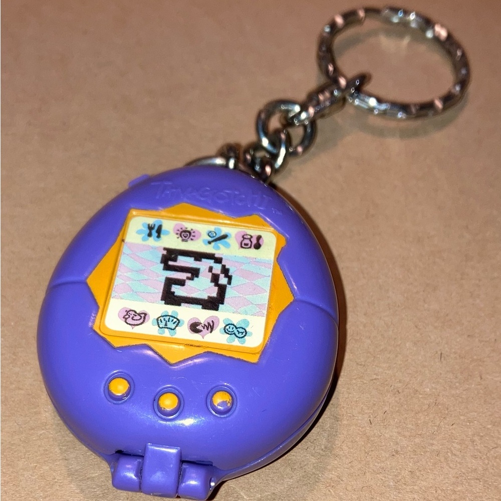 Vintage TAMAGOTCHI McDonald's Toy Keychain Fob Hangtag Ring 1997 *QQ11